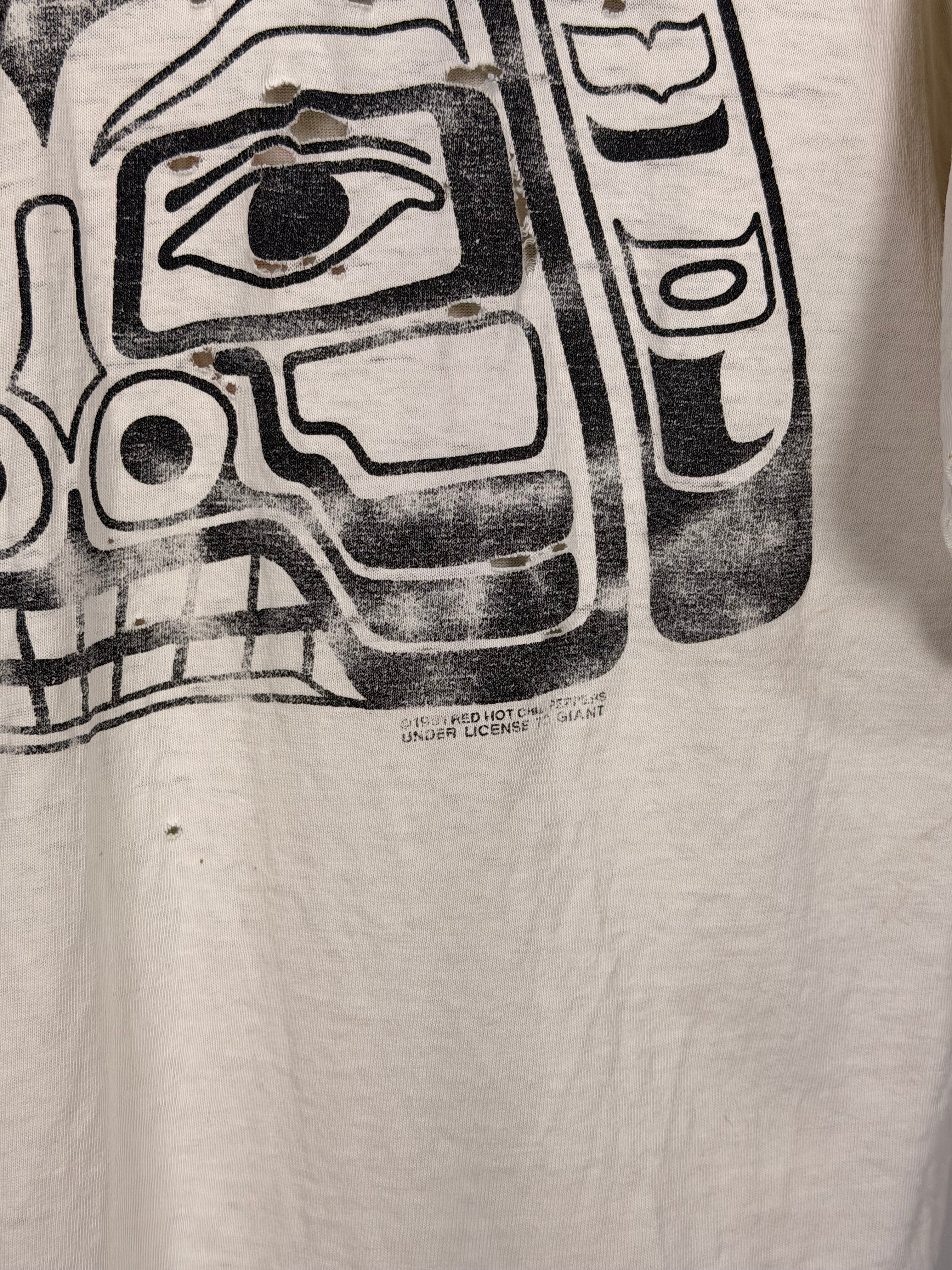 Vintage 90's Red Hot Chili Peppers Aztec Thrashed T-Shirt